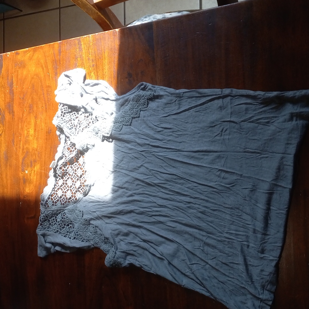 Gray t shirt